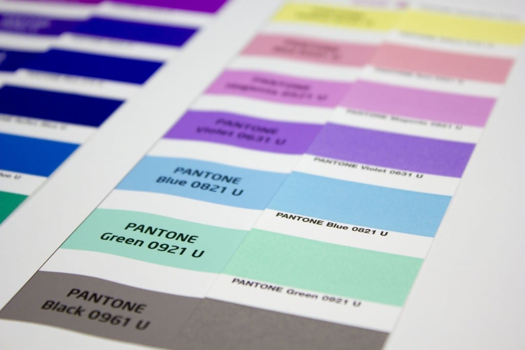 palyginimas_PANTONE-U_colours_to_proof_1