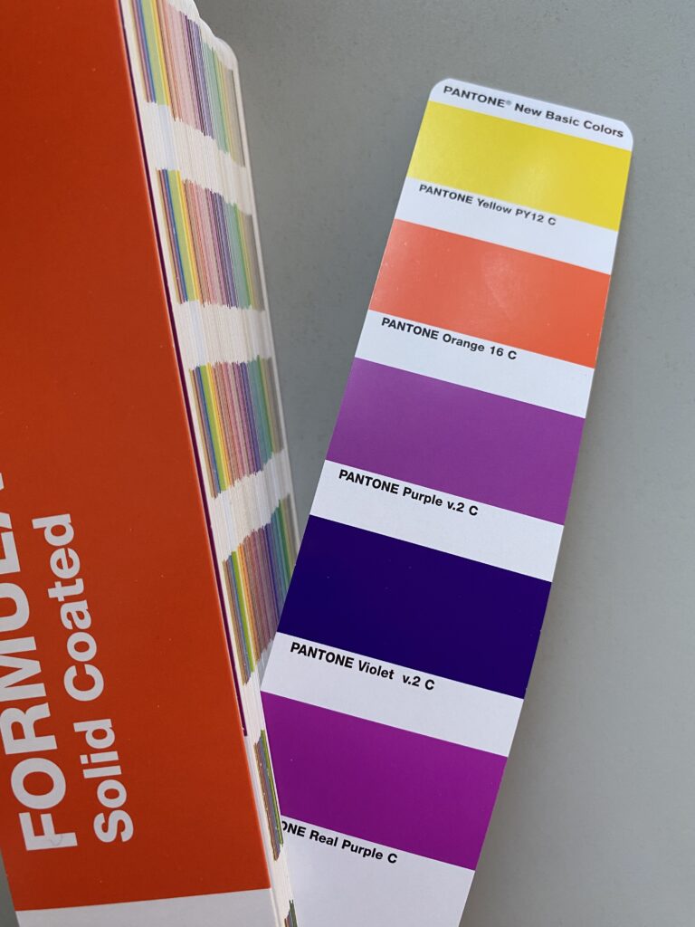 2023'ten itibaren PANTONE Solid Coated yelpazesinde PANTONE'un yeni temel renkleri